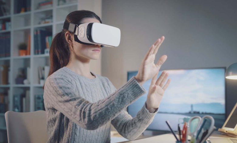 پاسخگوی VR دنیای واقعی را در حالی که در VR هستید ضبط می کند