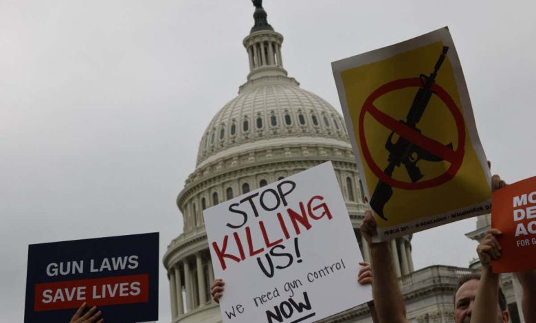 کدام قوانین ایالات متحده برای کاهش خشونت با سلاح گرم و تیراندازی دسته جمعی ثابت شده است؟