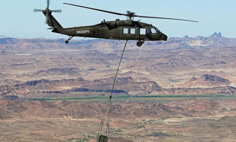 هلیکوپتر نظامی غیرمسلح در حال پرواز 134 کیلومتر در یک ماموریت شبیه سازی